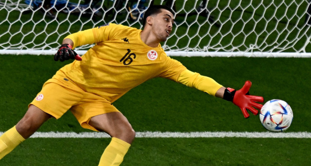  斯特拉斯堡门将连续扑点创纪录  